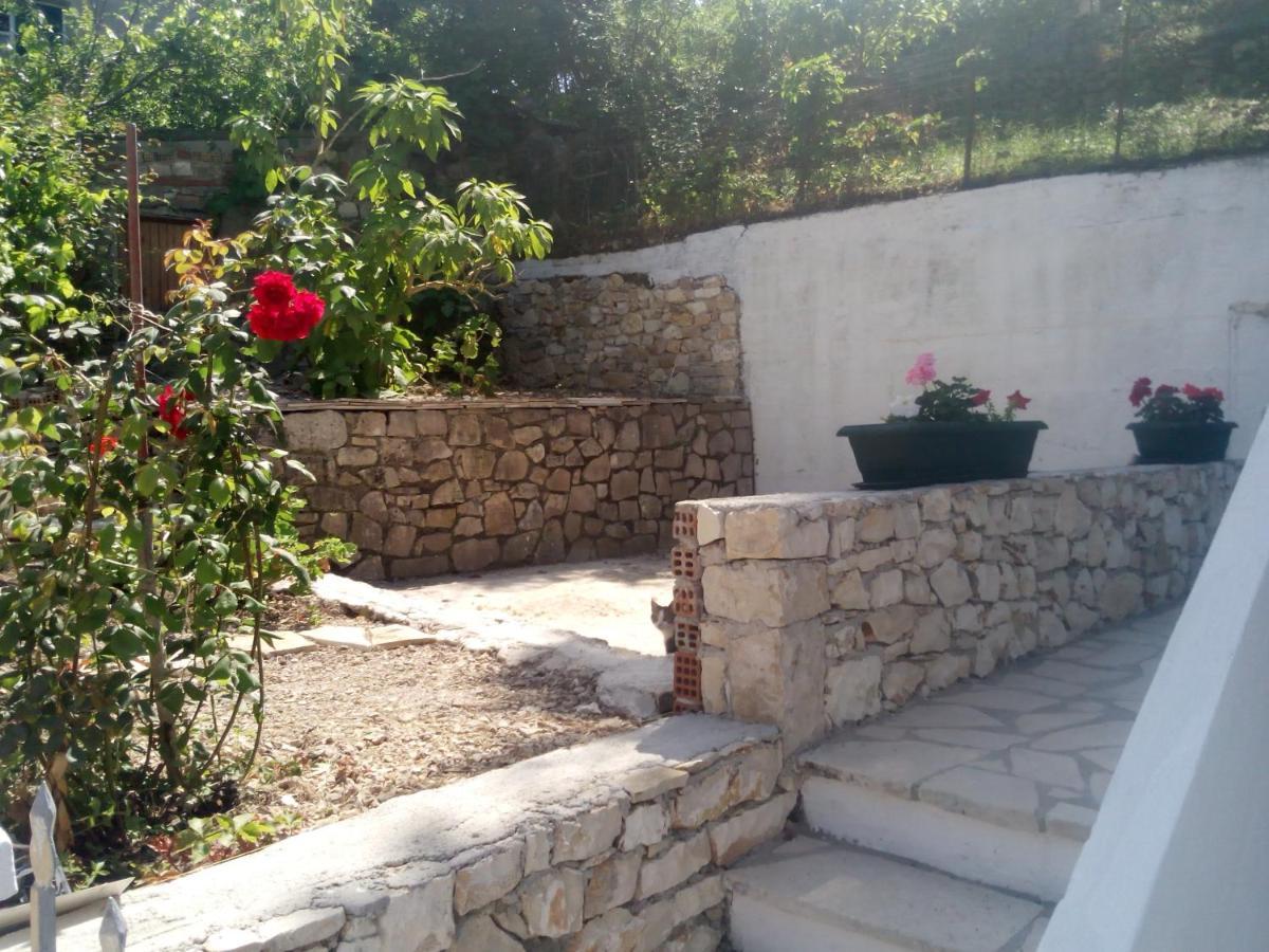 Soustas Apartments Longós المظهر الخارجي الصورة